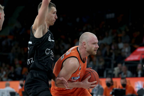 不断提高 不断提高