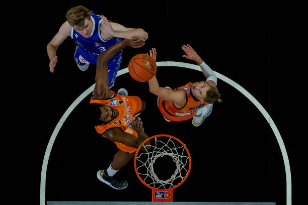 从容将球送 从容将球送